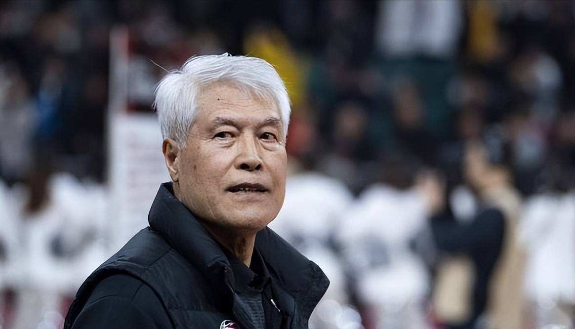 中国男篮历任主教练 中国男篮历任主教练是谁邓华德
